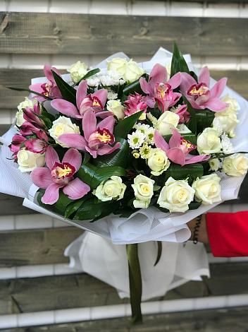 Букет цветов из: Розы и Хризантемы в Стрижах