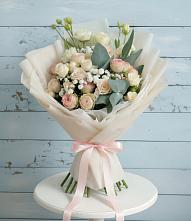 Букет цветов из:  Розы и Лизиантусы в Стрижах