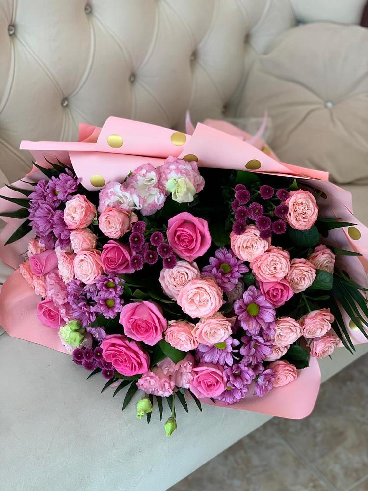 Букет цветов из: Хризантемы, Розы и Лизиантусы в Стрижах