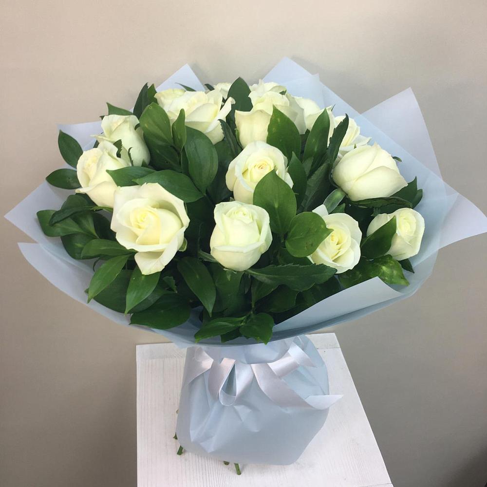 Букет 15 Белых роз Проуд в Стрижах