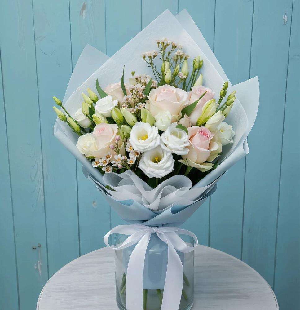 Букет цветов из: Розы и Лизиантусы в Стрижах