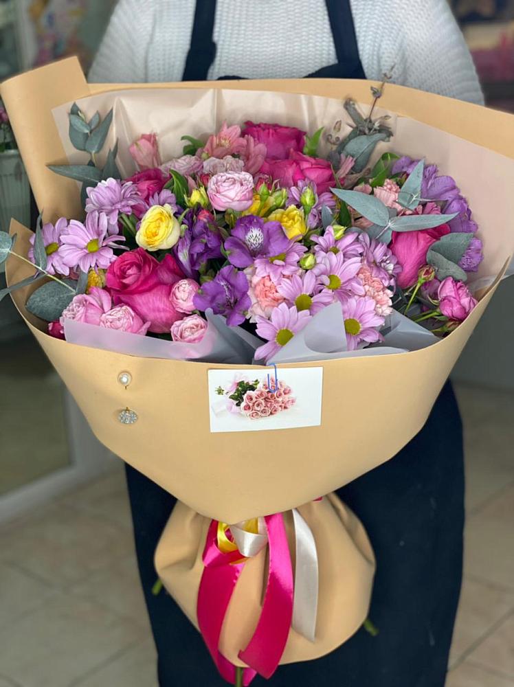 Букет цветов из: Хризантемы, Гвоздики и Альстромерии в Стрижах