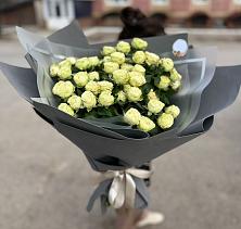 Букет Белые кустовые розы Солинеро в Стрижах