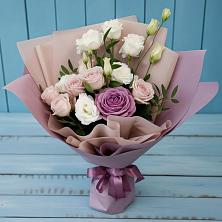 Букет цветов из:  Розы и Лизиантусы в Стрижах