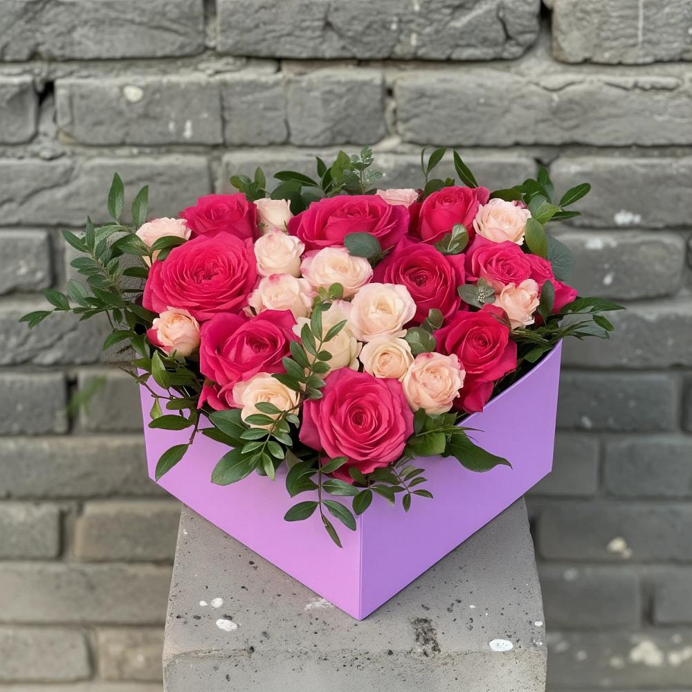 Цветочная композиция из Розы в коробке в Стрижах