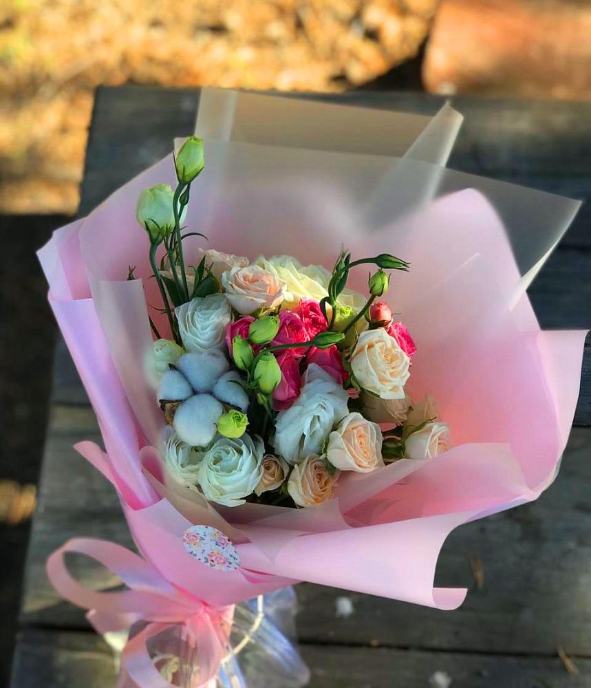 Букет цветов из: Розы и Лизиантусы в Стрижах