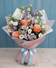 Букет цветов из:  Лизиантусы, Розы, Альстромерии и Гипсофила в Стрижах