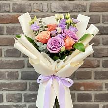 Букет цветов из:  Лизиантусы и Розы в Стрижах