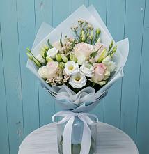 Букет цветов из:  Розы и Лизиантусы в Стрижах