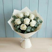 Букет Белые розы в Эвкалипте в Стрижах